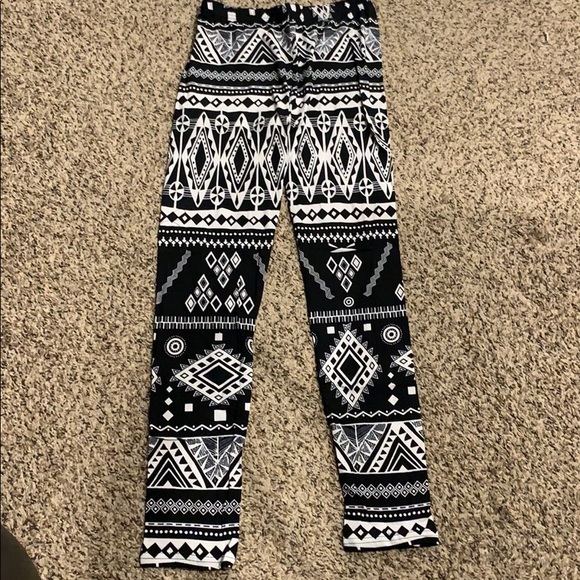 🧡 New Print Leggings 🧡 - Picture 4 of 9